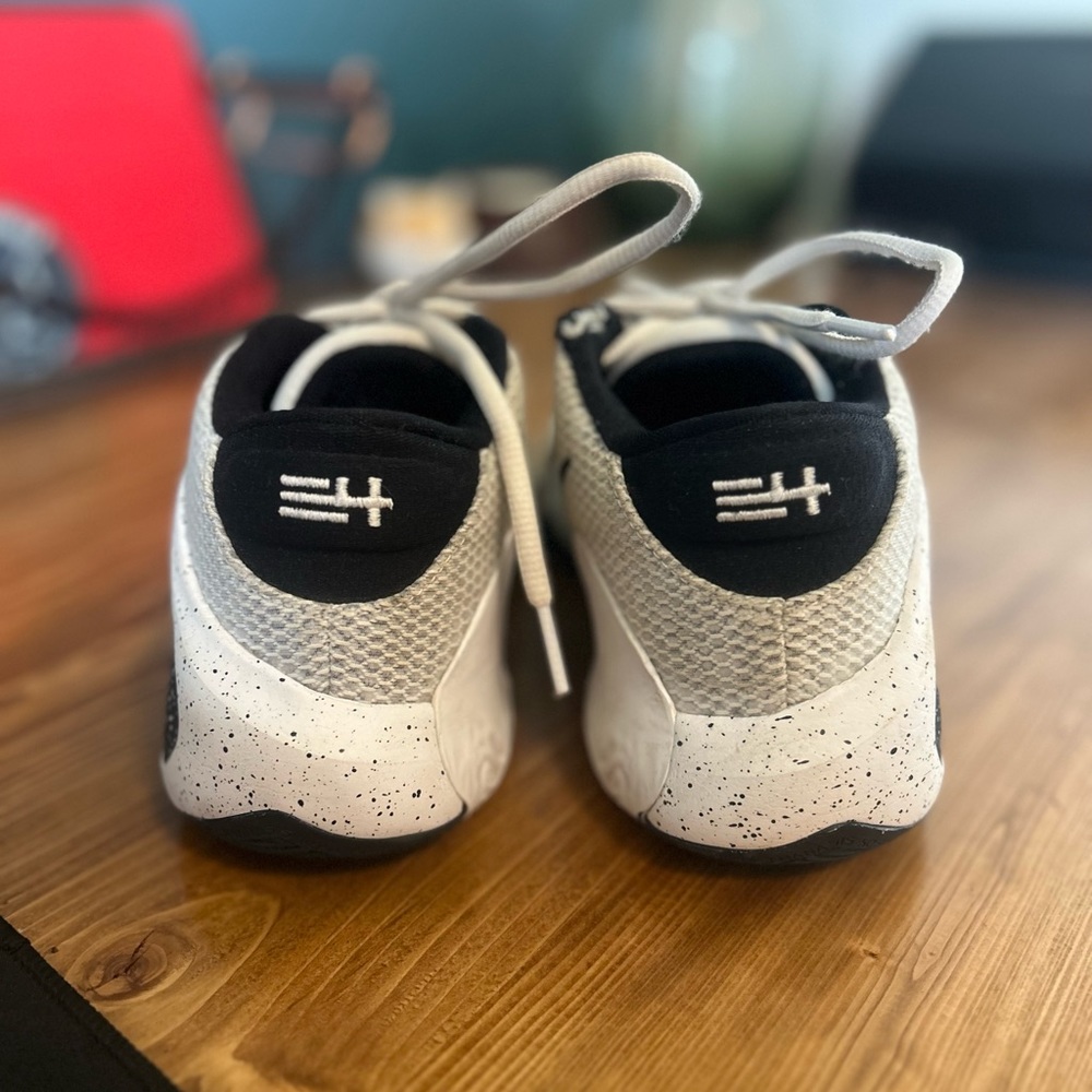 antetokounmpo basketball shoes